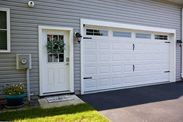 24/7 Emergency Garage Door Panel Replacement experts in South Willard, UT